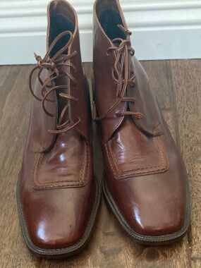 Vintage Joan Helpern Brown Leather Lace Up Ankle Boots Made in Italy Size 8